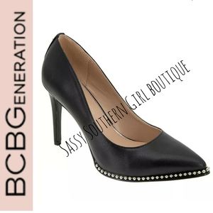 🆕⭐$119  BCBGeneration Black silver studded pumps
